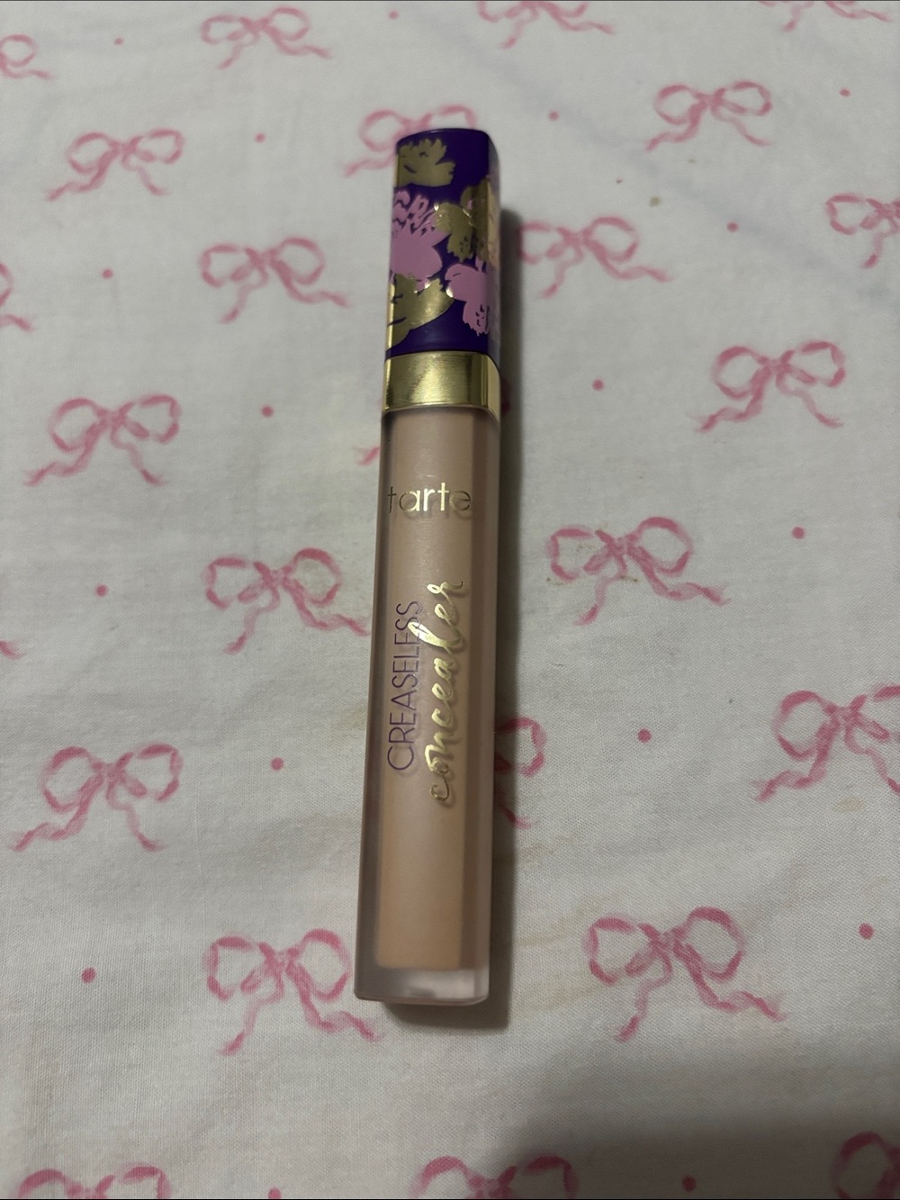 Tarte Creaseless Concealer - Picture 1 of 3